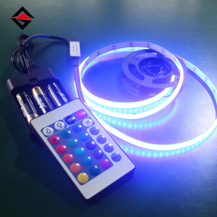 5V RGB COB LED лента с USB 24-ключово дистанционно управление и кутия за батерии